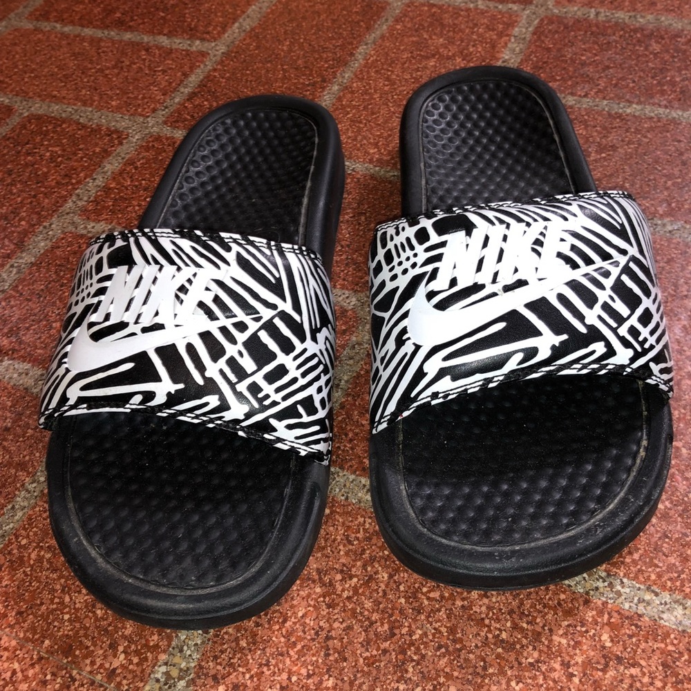 Women’s Nike slides